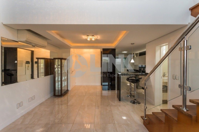 Imagem Imóvel com 1 Quarto à Venda, 97 m² em Passo Da Areia - Porto Alegre Imagem Imóvel com 1 Quarto à Venda, 97 m² em Passo Da Areia - Porto Alegre