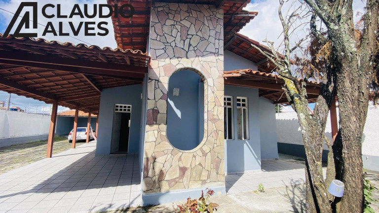Imagem Casa com 5 Quartos à Venda, 200 m² em Caseb - Feira De Santana Imagem Casa com 5 Quartos à Venda, 200 m² em Caseb - Feira De Santana