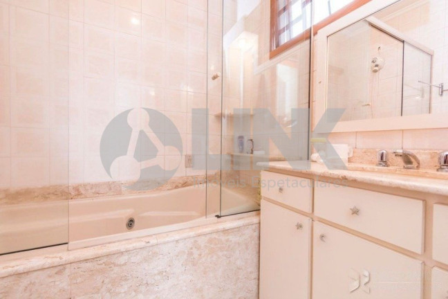 Imagem Imóvel com 3 Quartos à Venda, 217 m² em Boa Vista - Porto Alegre