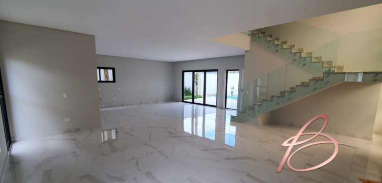 Imagem Casa com 4 Quartos à Venda, 250 m² em Barra - Balneário Camboriú Imagem Casa com 4 Quartos à Venda, 250 m² em Barra - Balneário Camboriú