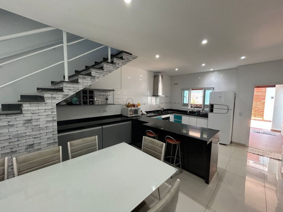 Imagem Casa com 3 Quartos à Venda, 190 m² em Jardim Jacinto - Jacareí Imagem Casa com 3 Quartos à Venda, 190 m² em Jardim Jacinto - Jacareí
