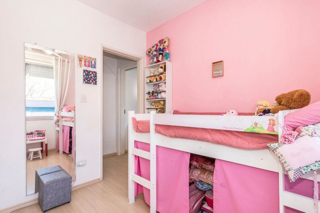 Imagem Imóvel com 2 Quartos à Venda, 47 m² em Cristal - Porto Alegre Imagem Imóvel com 2 Quartos à Venda, 47 m² em Cristal - Porto Alegre