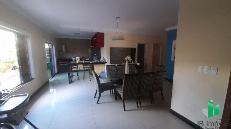 Imagem Casa com 4 Quartos à Venda, 202 m² em Santo Inácio - Montes Claros