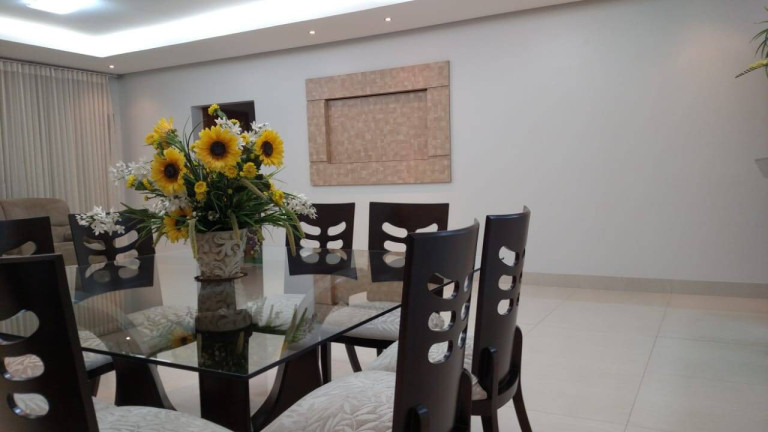 Imagem Casa com 4 Quartos à Venda, 250 m² em Setor Faiçalville - Goiânia Imagem Casa com 4 Quartos à Venda, 250 m² em Setor Faiçalville - Goiânia
