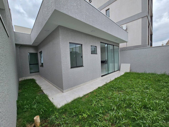 Imagem Casa com 3 Quartos à Venda, 100 m² em Cascavel