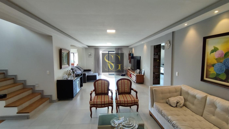 Imagem Casa com 3 Quartos à Venda, 682 m² em Parque Do Ingá - Teresópolis