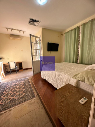 Imagem Casa com 7 Quartos à Venda, em Enseada - Guarujá Imagem Casa com 7 Quartos à Venda, em Enseada - Guarujá