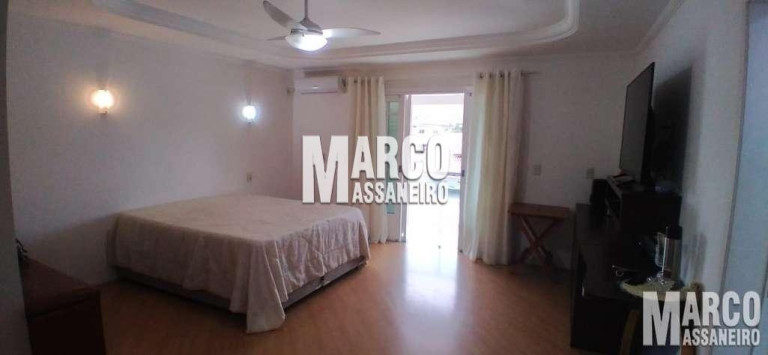 Imagem Casa com 4 Quartos à Venda, 288 m² em Centro - Balneário Barra Do Sul Imagem Casa com 4 Quartos à Venda, 288 m² em Centro - Balneário Barra Do Sul