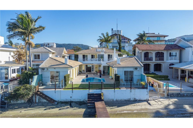 Imagem Casa com 5 Quartos à Venda, em Lagoa Da Conceição - Florianópolis Imagem Casa com 5 Quartos à Venda, em Lagoa Da Conceição - Florianópolis