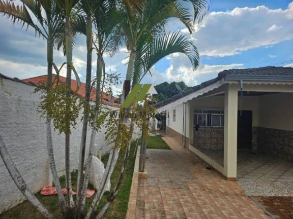 Imagem Casa com 3 Quartos à Venda, 253 m²