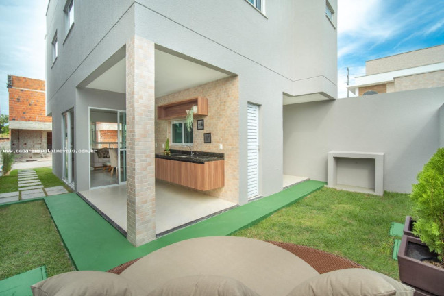 Imagem Casa de Condomínio com 3 Quartos à Venda, 105 m²
