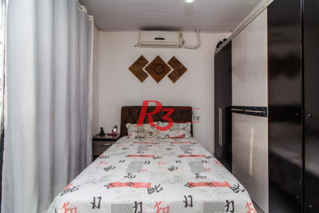 Imagem Casa com 2 Quartos à Venda, 180 m² em Marapé - Santos