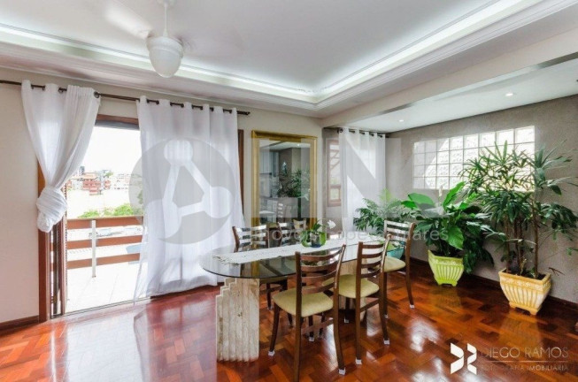 Imagem Casa com 4 Quartos à Venda, 245 m² em Jardim Itu - Porto Alegre Imagem Casa com 4 Quartos à Venda, 245 m² em Jardim Itu - Porto Alegre