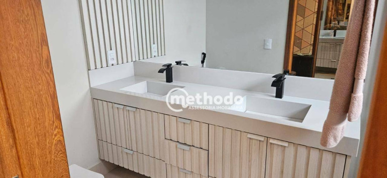 Imagem Casa com 3 Quartos à Venda, 211 m² em Swiss Park - Campinas Imagem Casa com 3 Quartos à Venda, 211 m² em Swiss Park - Campinas
