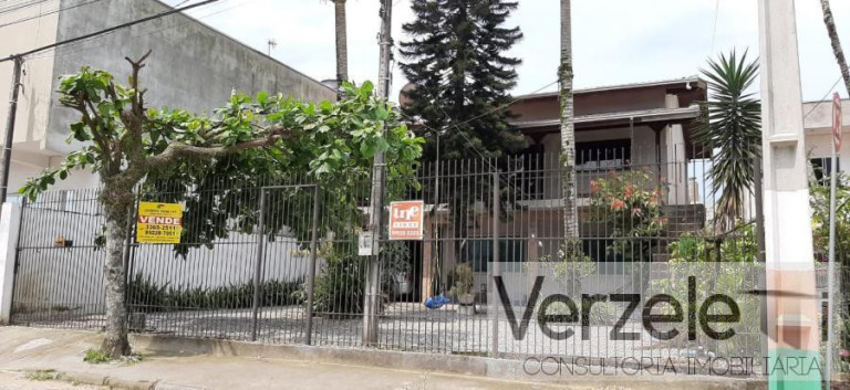 Imagem Casa com 6 Quartos à Venda, 230 m² em São Francisco De Assis - Camboriú Imagem Casa com 6 Quartos à Venda, 230 m² em São Francisco De Assis - Camboriú