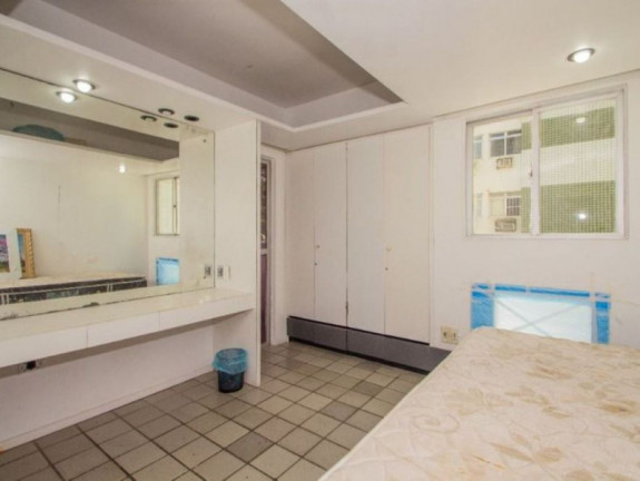 Apartamento com 4 Quartos à Venda, 234 m²