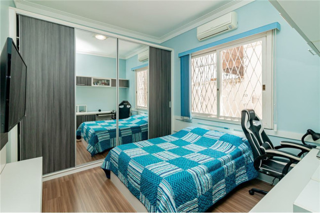 Imagem Casa com 3 Quartos à Venda, em Vila Ipiranga - Porto Alegre Imagem Casa com 3 Quartos à Venda, em Vila Ipiranga - Porto Alegre