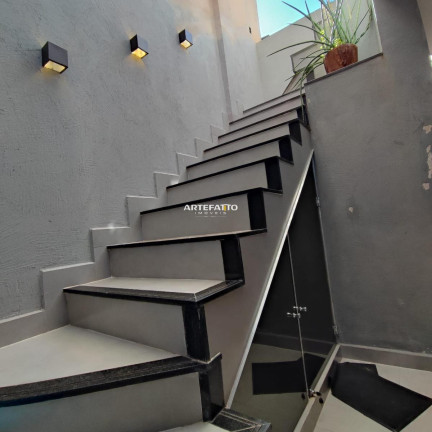 Imagem Sobrado com 2 Quartos à Venda, 130 m²