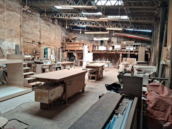 Imóvel Comercial à Venda, 380 m² em Vila Mathias - Santos