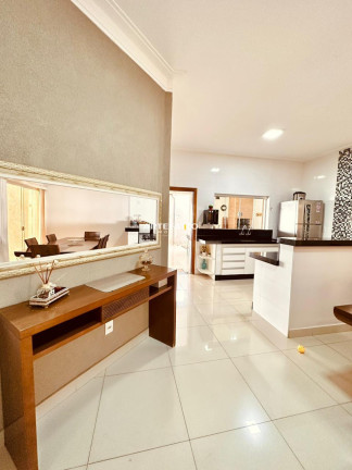 Imagem Casa com 3 Quartos à Venda, 200 m²