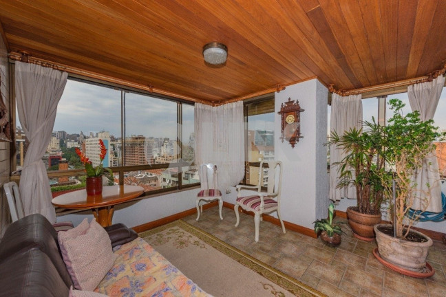 Imagem Apartamento com 3 Quartos à Venda, 196 m² em Auxiliadora - Porto Alegre