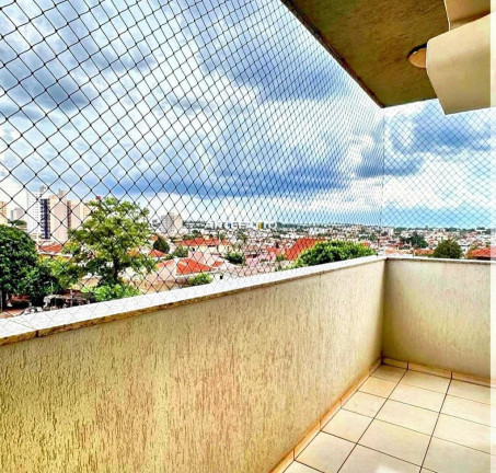 Apartamento com 3 Quartos à Venda, 137 m²