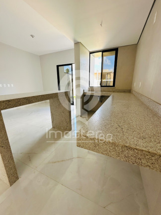 Imagem Casa com 3 Quartos à Venda, 118 m² em Centro - Eusébio Imagem Casa com 3 Quartos à Venda, 118 m² em Centro - Eusébio