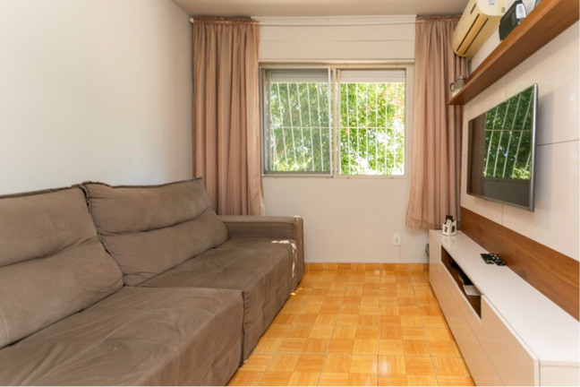 Imagem Imóvel com 3 Quartos à Venda, em Jardim Planalto - Porto Alegre Imagem Imóvel com 3 Quartos à Venda, em Jardim Planalto - Porto Alegre
