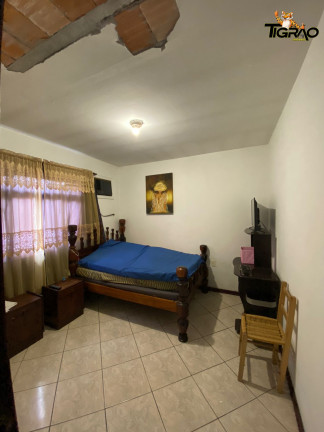 Imagem Casa com 3 Quartos à Venda, 266 m² em Centro - Navegantes