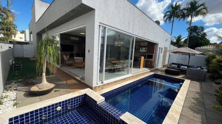 Imagem Casa com 3 Quartos à Venda, 255 m² em Alphaville Flamboyant Residencial Araguaia - Goiânia Imagem Casa com 3 Quartos à Venda, 255 m² em Alphaville Flamboyant Residencial Araguaia - Goiânia