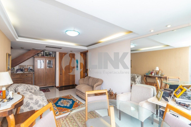 Imagem Imóvel com 3 Quartos à Venda, 218 m² em Auxiliadora - Porto Alegre Imagem Imóvel com 3 Quartos à Venda, 218 m² em Auxiliadora - Porto Alegre