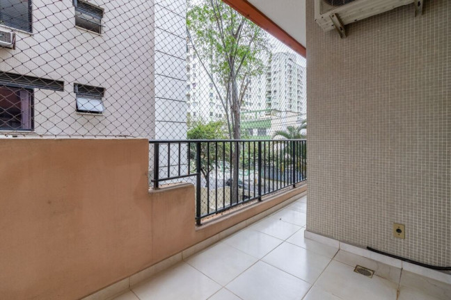 Imagem Imóvel com 4 Quartos à Venda, em Freguesia (jacarepaguá) - Rio De Janeiro Imagem Imóvel com 4 Quartos à Venda, em Freguesia (jacarepaguá) - Rio De Janeiro