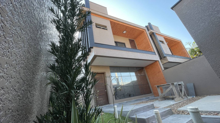 Imagem Sobrado com 3 Quartos à Venda, 130 m² em Centro - Barra Velha