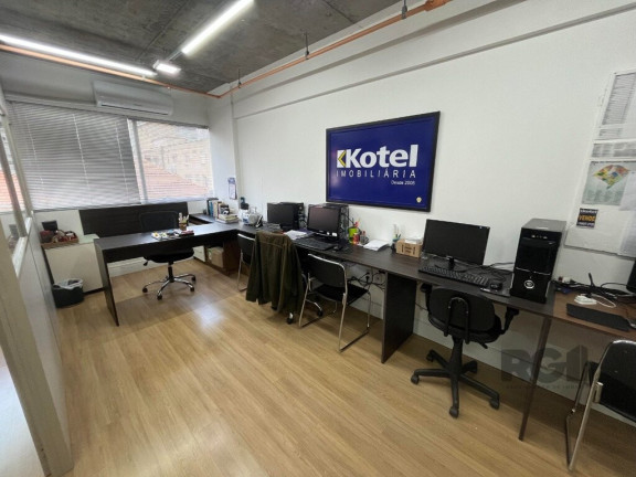 Sala Comercial à Venda, 38 m² em Bom Fim - Porto Alegre