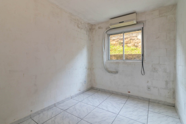 Imagem Imóvel com 2 Quartos à Venda, 40 m² em Agronomia - Porto Alegre