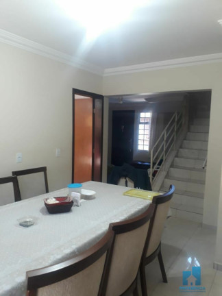 Imagem Sobrado com 4 Quartos à Venda, 209 m² em Uvaranas - Ponta Grossa