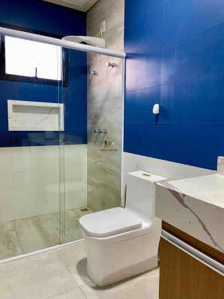 Imagem Casa de Condomínio com 3 Quartos à Venda, 210 m²