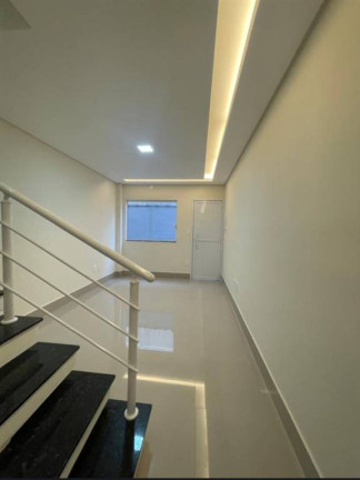 Imagem Casa com 2 Quartos à Venda, 57 m² em Vila Tupi - Praia Grande Imagem Casa com 2 Quartos à Venda, 57 m² em Vila Tupi - Praia Grande