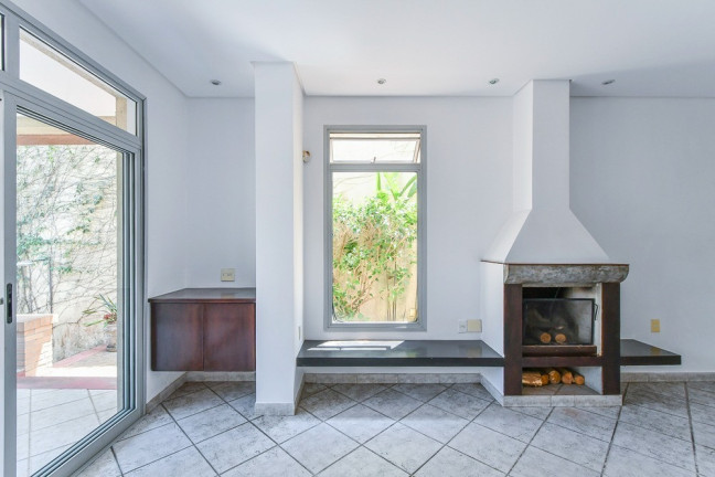 Casa com 4 Quartos à Venda,  em Vila Inah - São Paulo