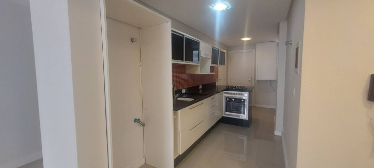Imagem Apartamento com 3 Quartos à Venda, 96 m² em Centro - Florianópolis