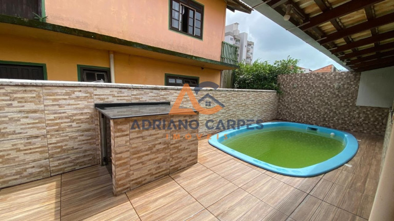 Imagem Casa com 3 Quartos para Alugar ou Temporada, 165 m² em Gravatá - Navegantes