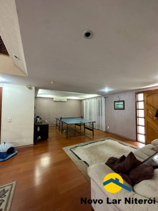 Casa com 3 Quartos à Venda, 302 m² em Piratininga - Niterói