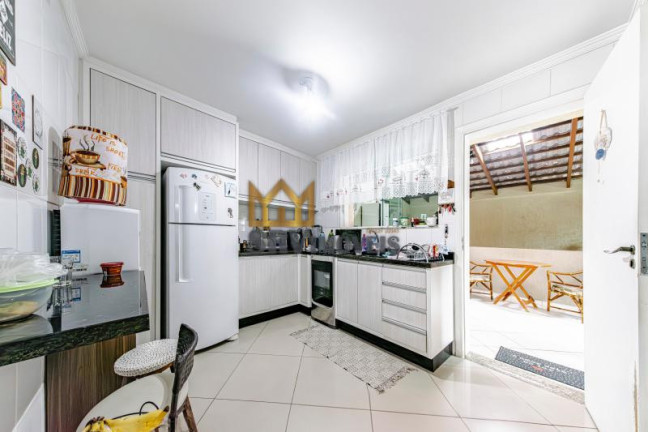 Imagem Sobrado com 3 Quartos à Venda, 235 m² em Atuba - Curitiba