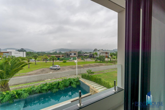 Imagem Casa com 4 Quartos à Venda, 390 m² em Centro - Camboriú Imagem Casa com 4 Quartos à Venda, 390 m² em Centro - Camboriú