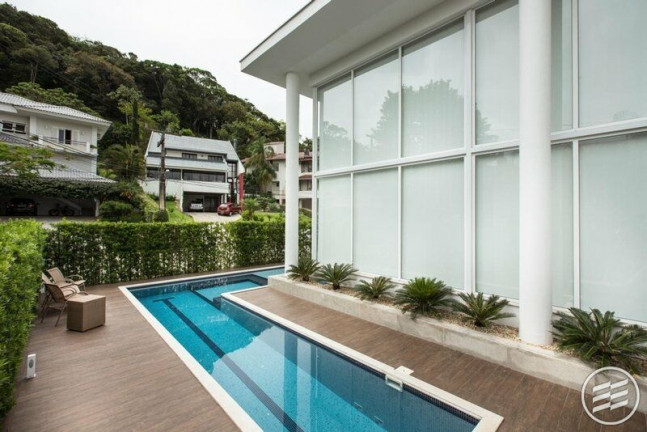 Imagem Casa com 4 Quartos à Venda, 730 m² em Estados - Balneário Camboriú Imagem Casa com 4 Quartos à Venda, 730 m² em Estados - Balneário Camboriú