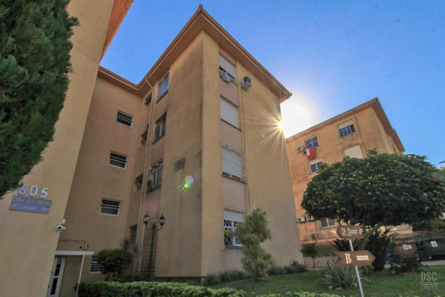 Imagem Imóvel com 2 Quartos à Venda, 51 m² em Cristal - Porto Alegre