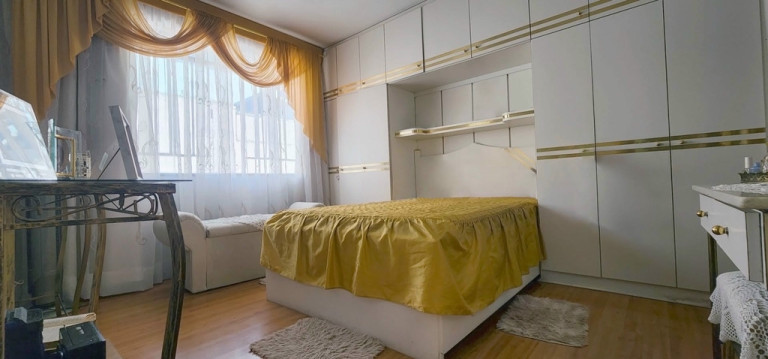 Imagem Casa com 3 Quartos à Venda, 250 m² em Uberaba - Curitiba
