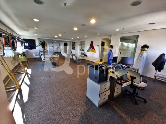 Imóvel Comercial à Venda, 300 m² em Bom Retiro - São Paulo
