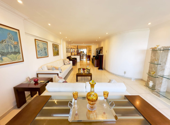 Imagem Imóvel com 4 Quartos à Venda, 243 m² em Icaraí - Niterói Imagem Imóvel com 4 Quartos à Venda, 243 m² em Icaraí - Niterói