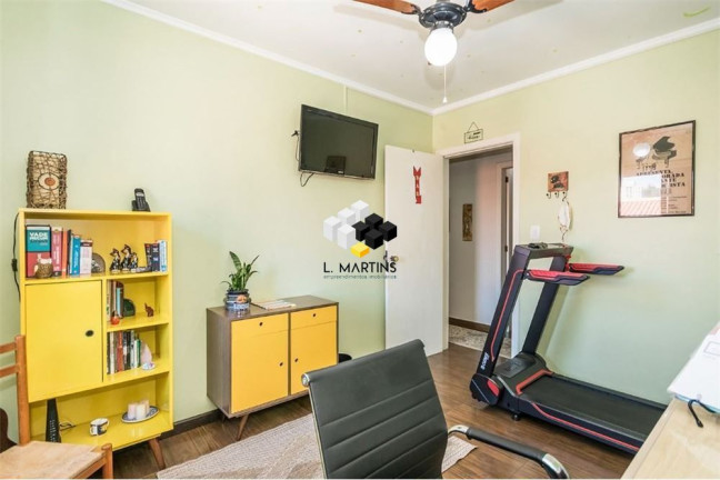 Imagem Casa com 4 Quartos à Venda, 525 m² em Jardim Sabará - Porto Alegre Imagem Casa com 4 Quartos à Venda, 525 m² em Jardim Sabará - Porto Alegre